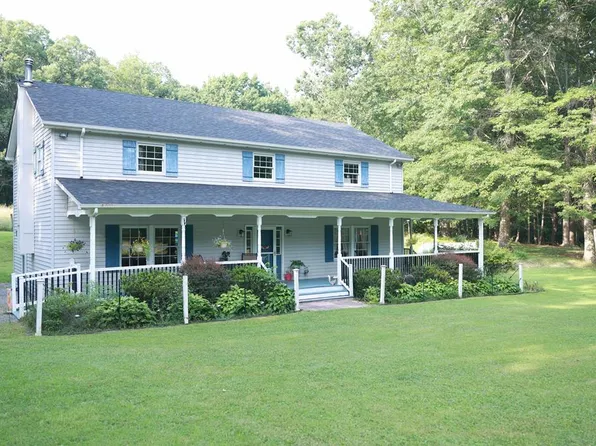 205 Elizabeth Kay Ln, Lewisburg, WV 24901