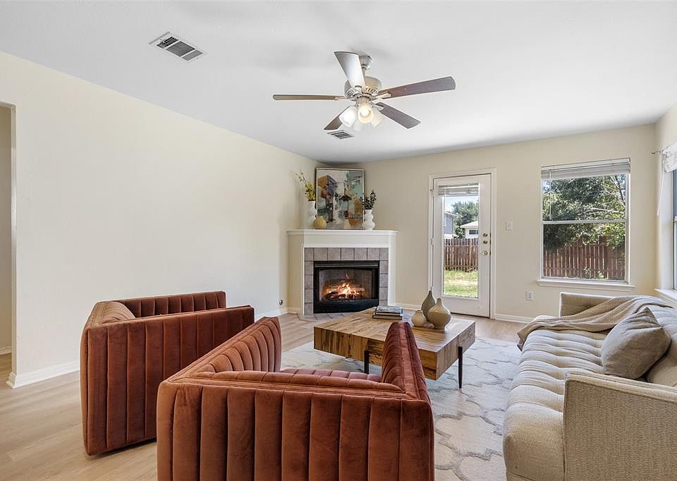 1st image of 2697 Bradley Ln