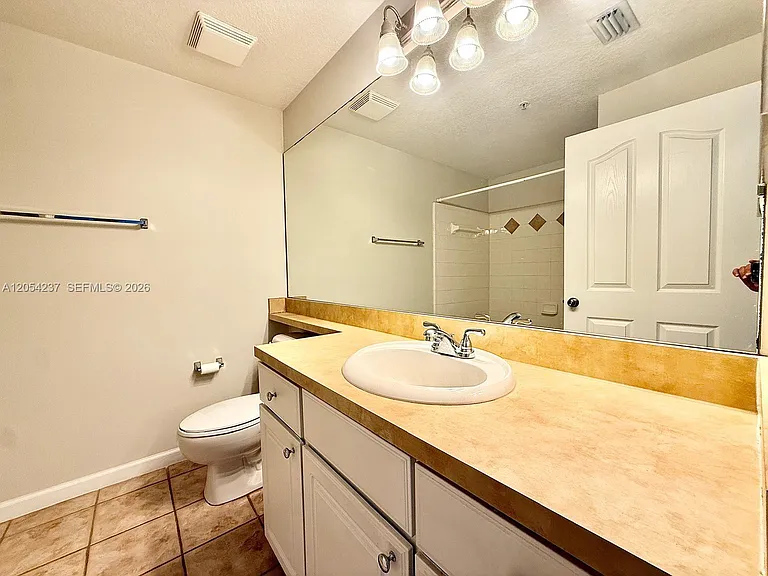 9208 Myrtlewood Cir W #208 — Photo 16