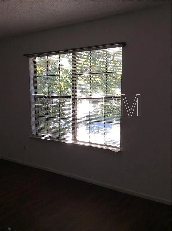 3 bed, 2.0 bath, 1083 sqft, $1,800 — Photo 3
