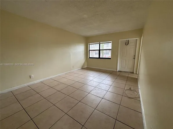 7311 NW 37th St APT 1, Hollywood, FL 33024