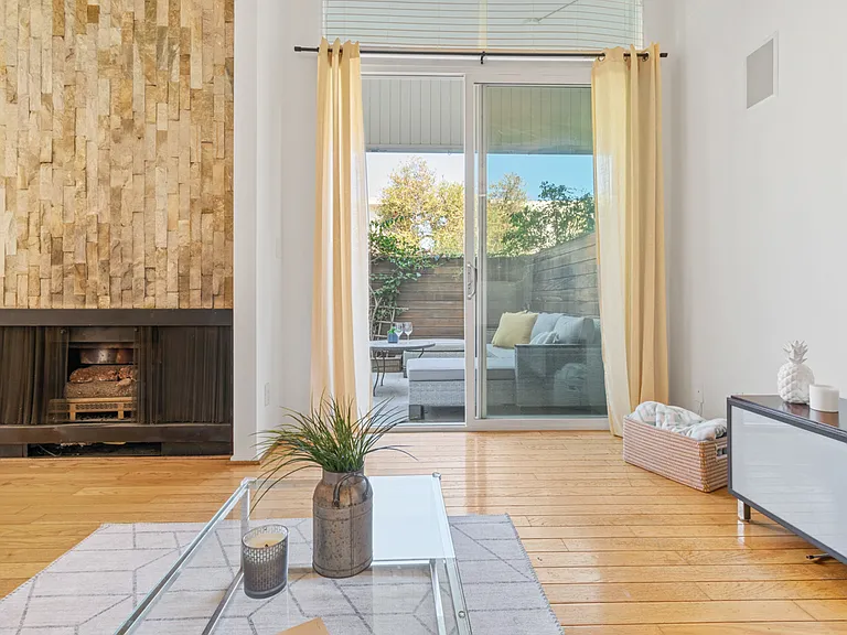4725 S La Villa Marina #B — Photo 3