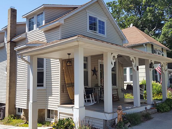 House featuring front porch