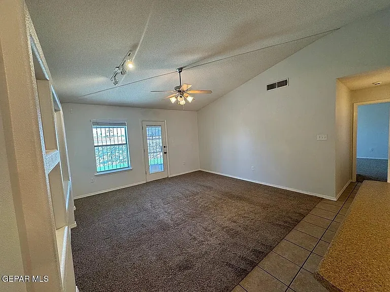 10041 Paloma Dr — Photo 32