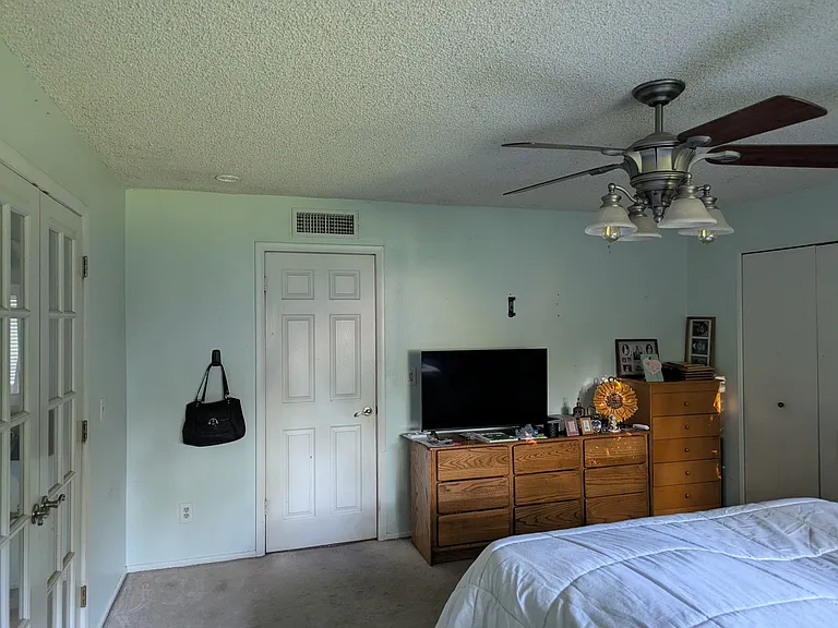 1908 S 140th Pl — Photo 6