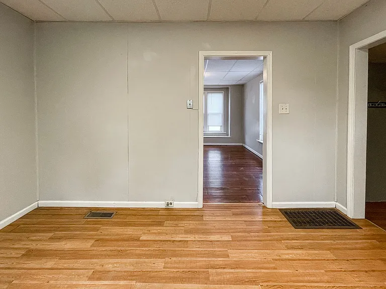 2125 W Jackson St — Photo 26