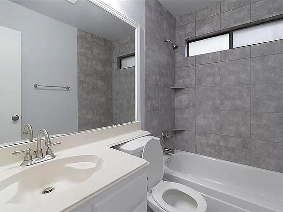 5th image of 217 Chasmier Way
