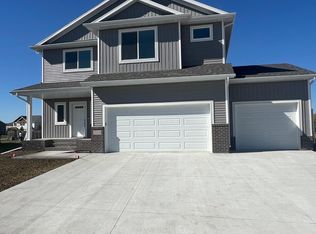 2113 43rd St S, Moorhead, MN 56560