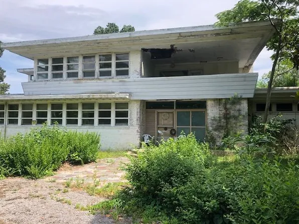 12242 Lincoln Ave, Exmore, VA 23350