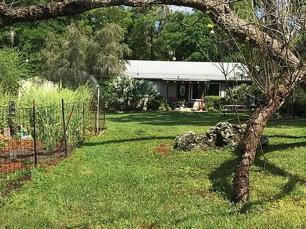 125 Perry Rd, Hawthorne, FL 32640