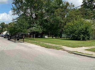 27 W Eberwine Ave, Vincennes, IN 47591