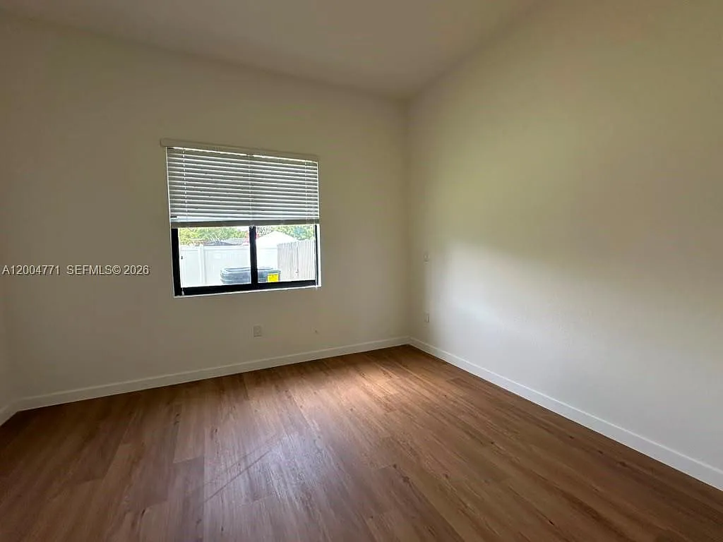 3 bed, 1925 sqft, $3,550 — Photo 2