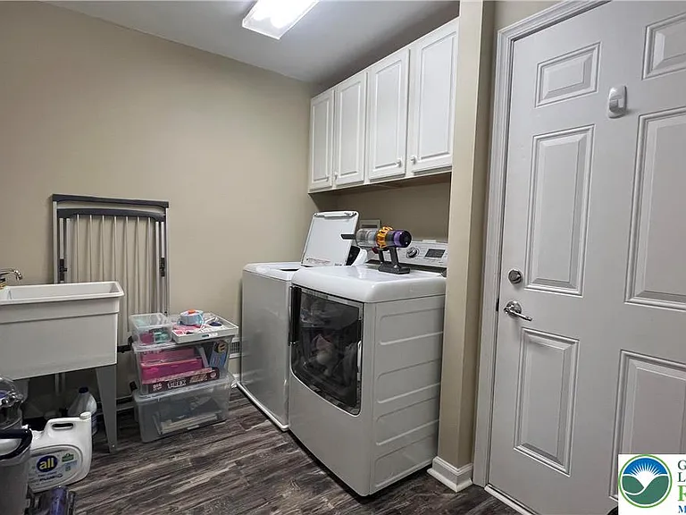 8536 Mayfair Ct — Photo 10