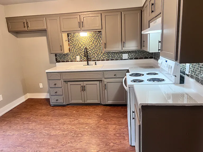 1107 Wilson St — Photo 17