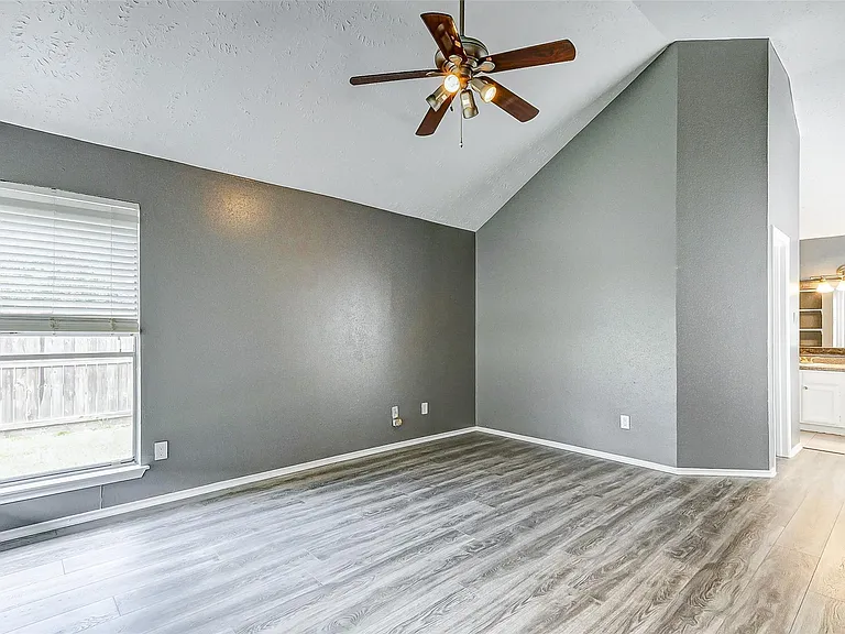 8410 Fawn Wind Ct — Photo 17