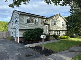 5 Stewart Ln, Beverly, MA 01915