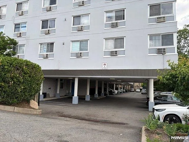 333 Grand Ave #1P — Photo 9