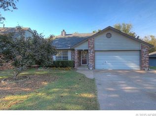 3614 Magnolia Dr, Sand Springs, OK 74063