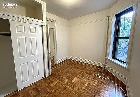 5th image of 2708 Broadway APT 14