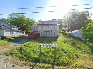 617 Russell Ave, Harriman, TN 37748
