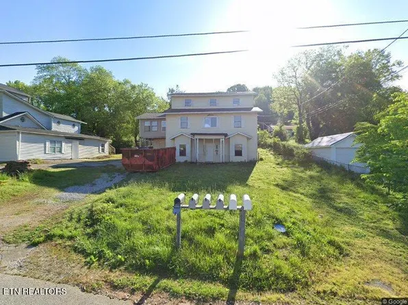 617 Russell Ave, Harriman, TN 37748