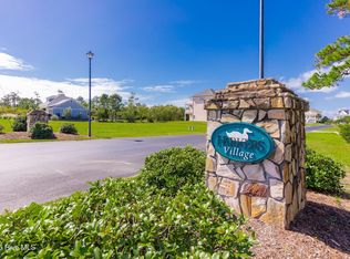 100 Pintail Ln, Harkers Island, NC 28531