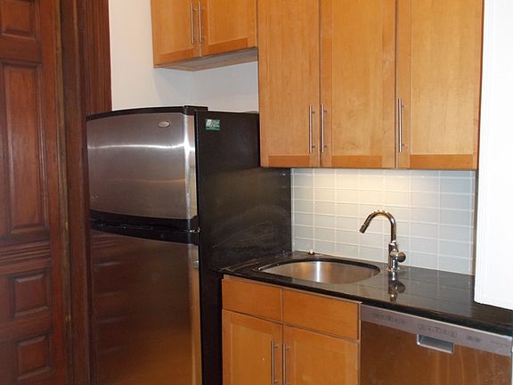 3rd image of 206 Garfield Pl #1