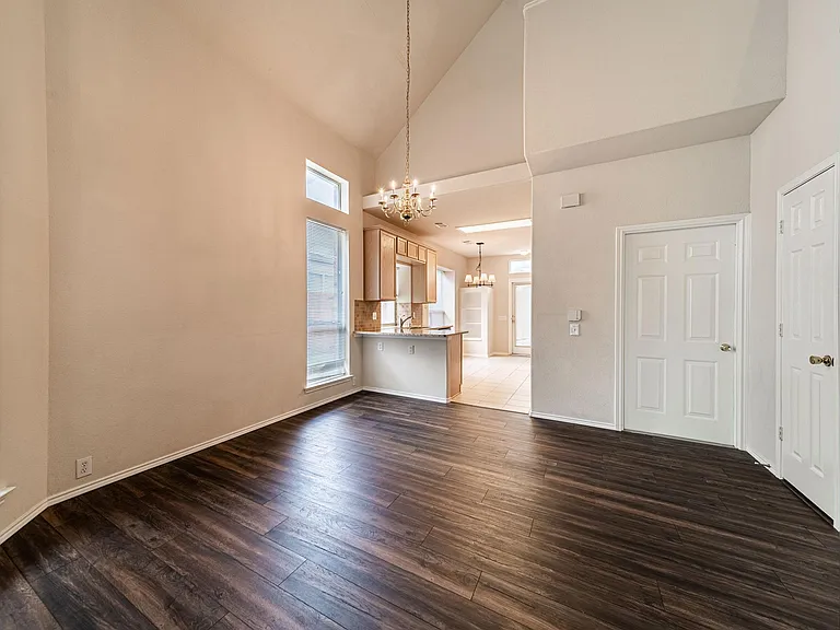 6870 Winston Dr — Photo 5
