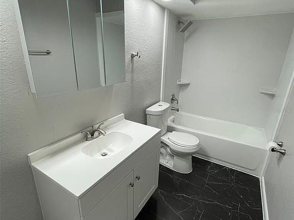 5th image of 2557 Chestnut Woods Dr