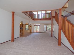 2105 Crowfoot Rd, Eagle Point, OR 97524