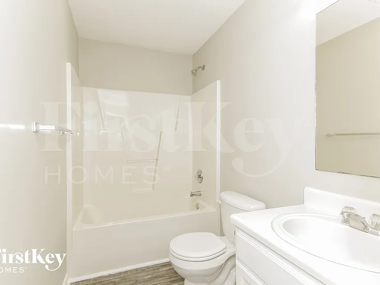 7307 Woodbourne Ln — Photo 14