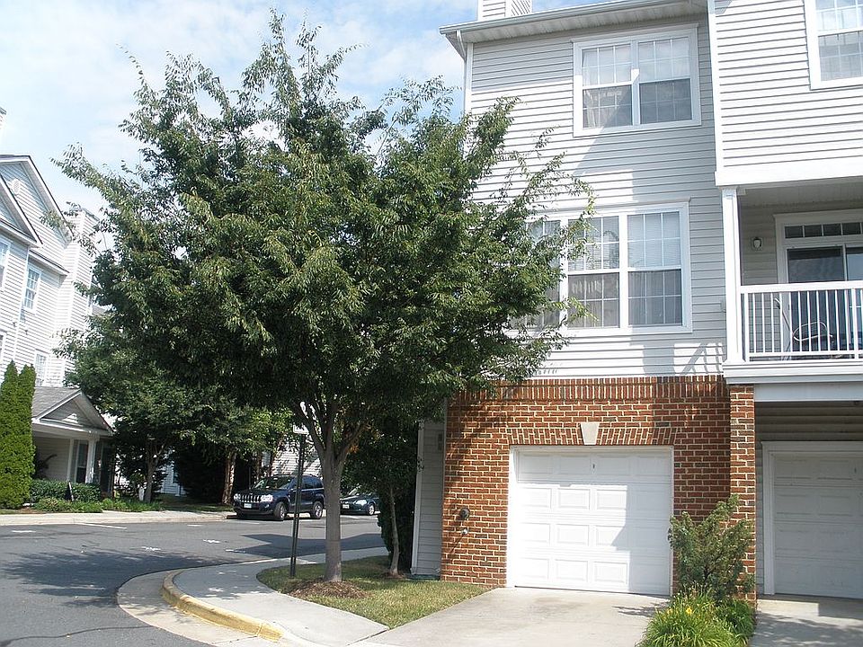 1st image of 2423 Coopers Branch Ct #2423