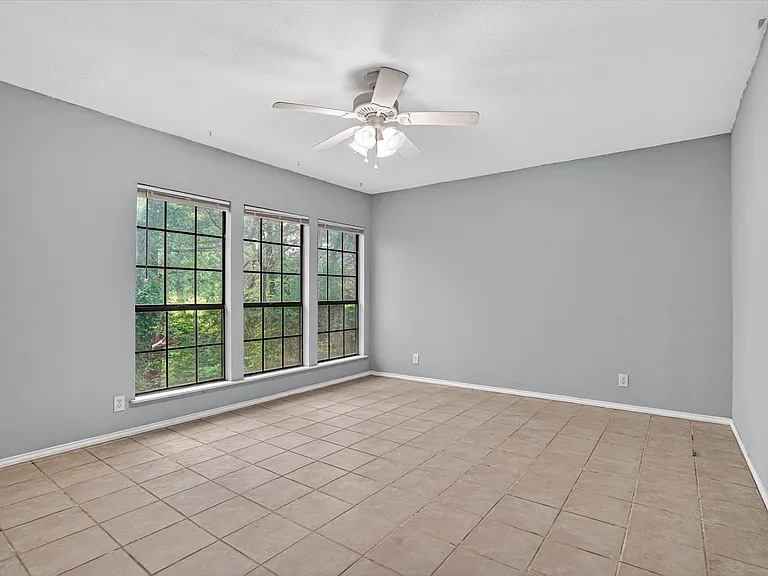 231 Shady Lane Dr — Photo 14