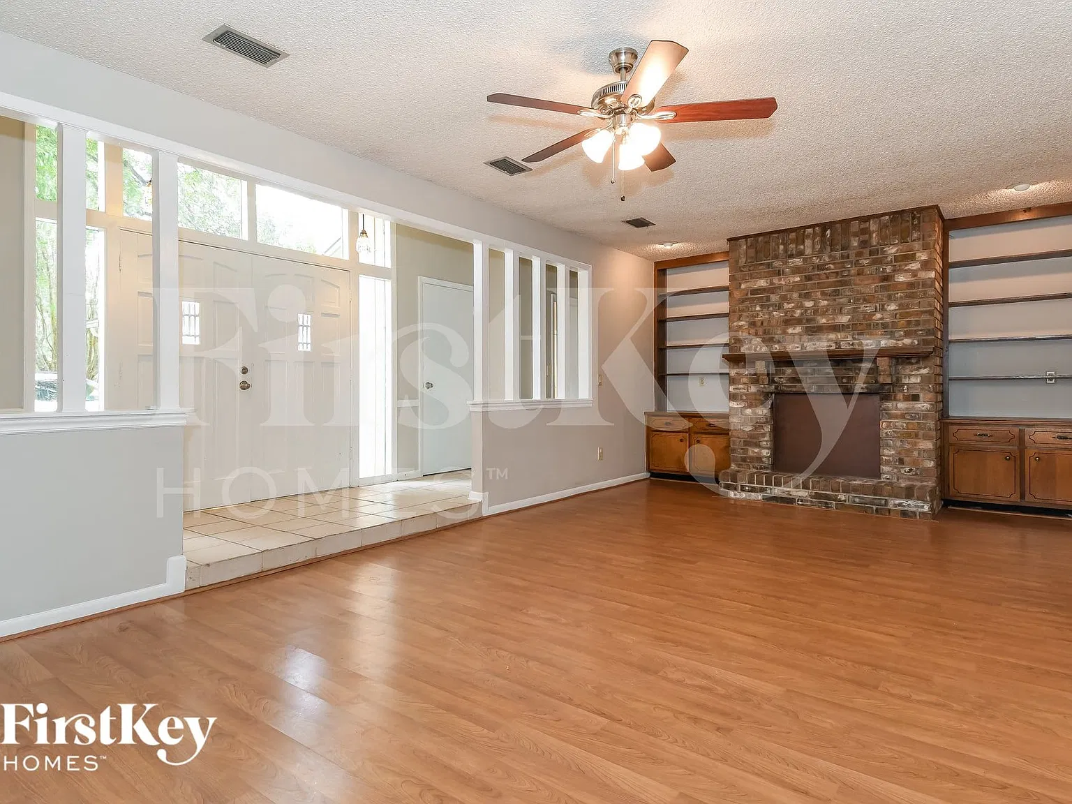 3 bed, 2.0 bath, 1804 sqft, $2,300 — Photo 4