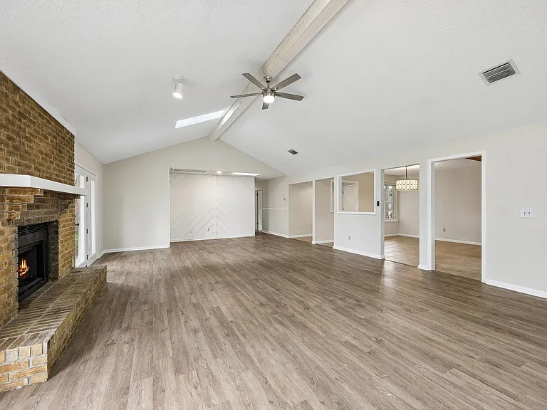 11018 Reading Rd — Photo 6