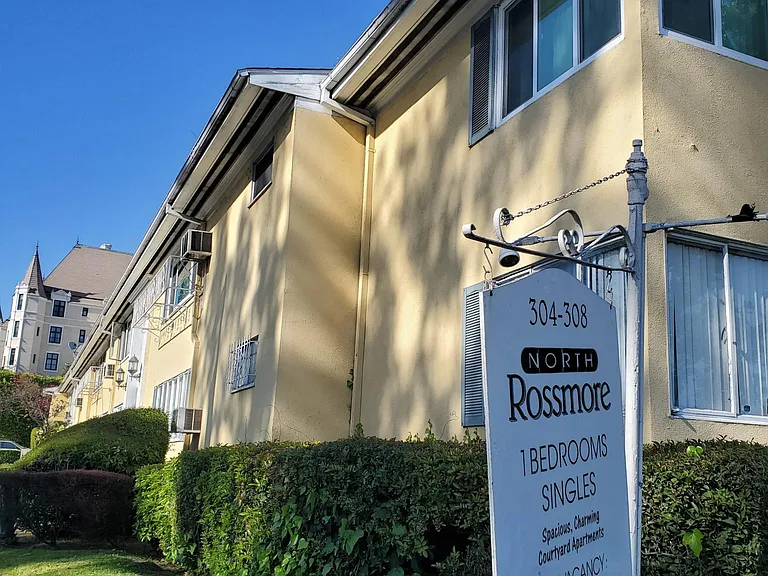 Beverly Rossmore Apartments — Photo 12