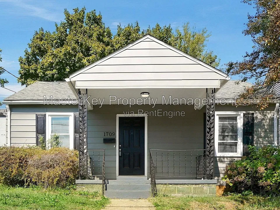 1709 Oakwood Ave