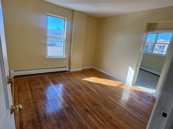 (undisclosed Address), Bronx, NY 10469