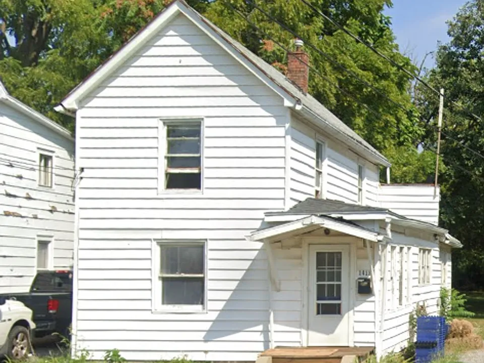 1418 W High St