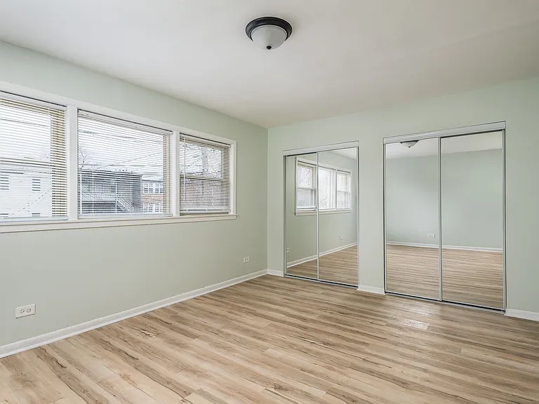 6612 S Saint Lawrence Ave #1E — Photo 9