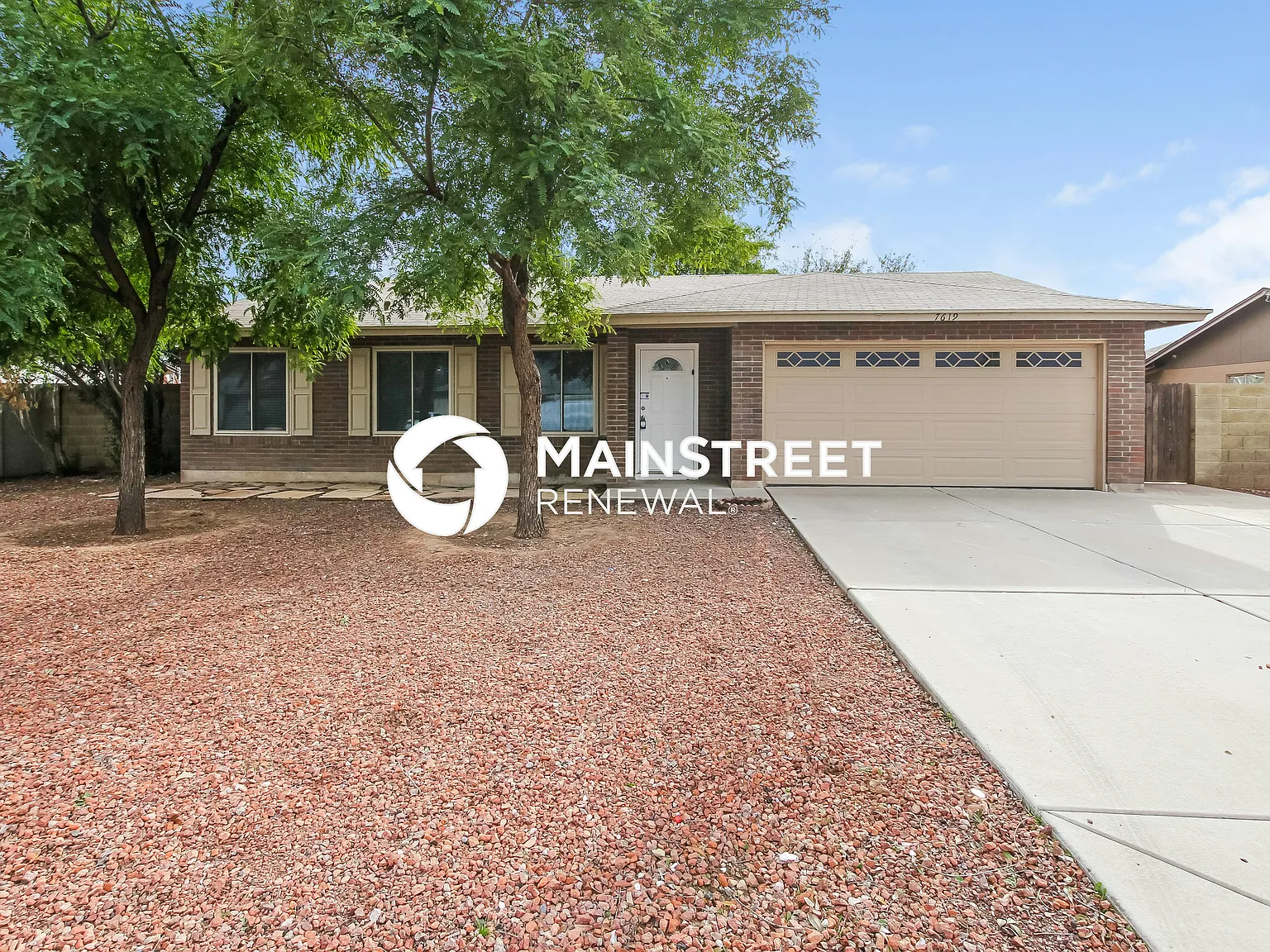 7619 W Hope Dr — Photo 3