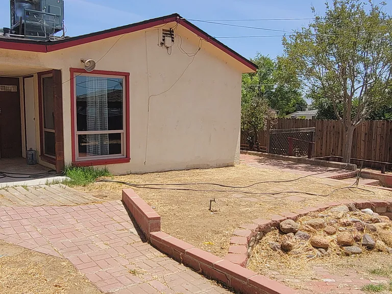 1210 Greenwood Dr — Photo 14