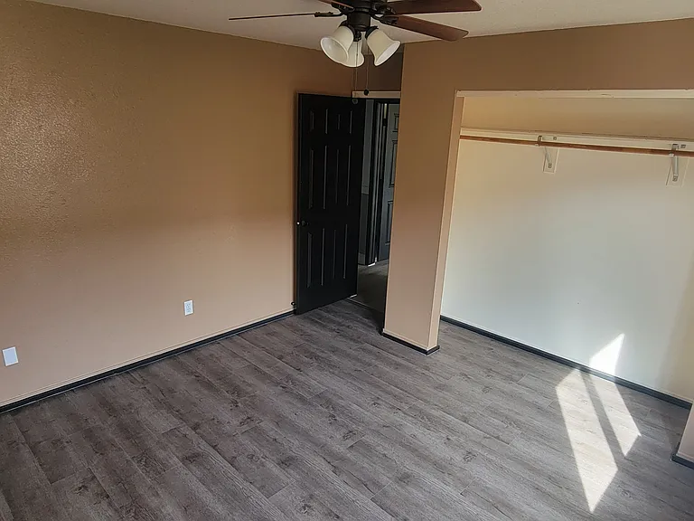 5797 Apricot Ct — Photo 16