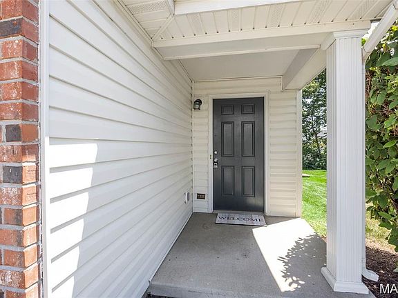 2nd image of 122 Homeshire Dr #11