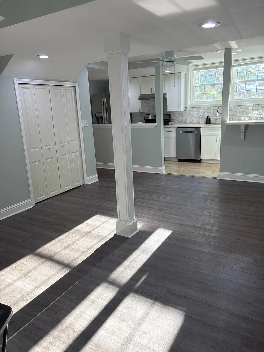 Building Photo - 3809 Briarcliff Dr #BASEMENT