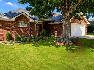 7305 Amber Dr, Watauga, TX 76148