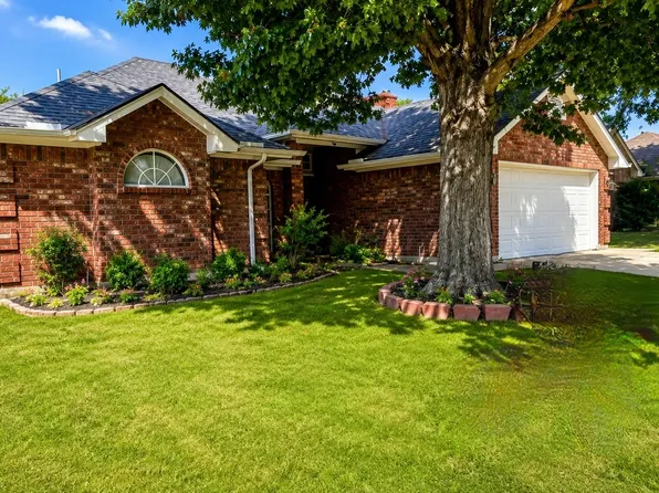 7305 Amber Dr, Watauga, TX 76148