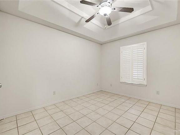 4th image of 404 Quamasia Ave