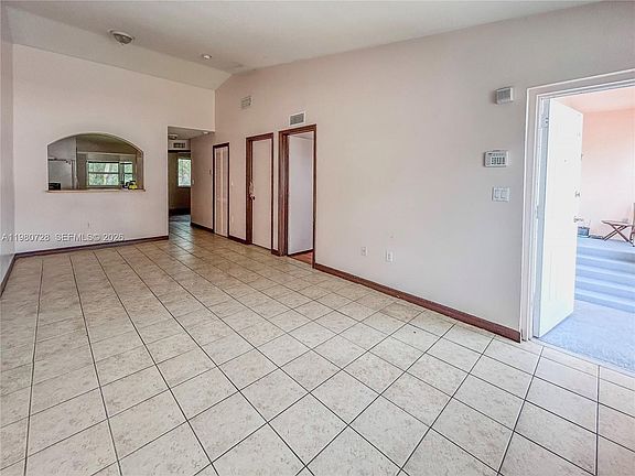 2nd image of 1270 SE 28th Ct Unit 202