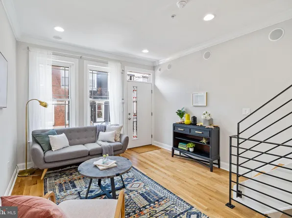 1805 Fernon St, Philadelphia, PA 19145